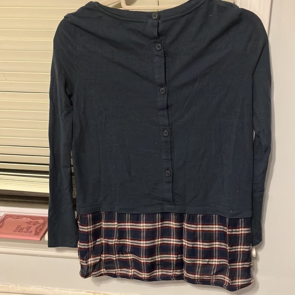 Anne Taylor LOFT layered shirt Size small but fits like a medium in my opinion - Picture 4 of 4